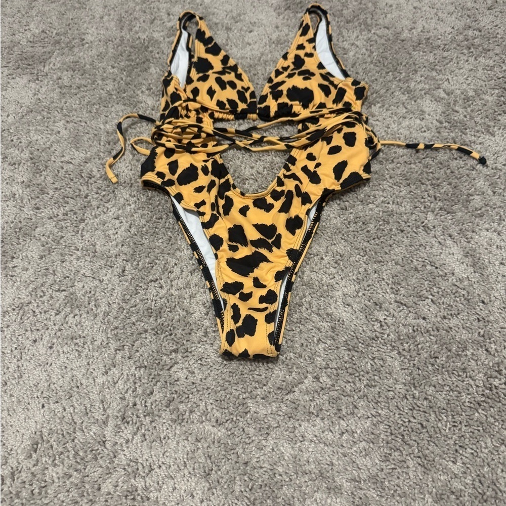 2 New Brazilian 1 Piece Swimsuit Black/yellow or White Cheetah Deep V Size S M L - Picture 8 of 8